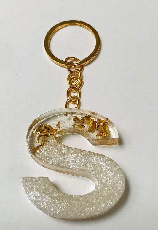Personalized Gold Foil Alphabet Resin Keychain – Handcrafted Bag Charm