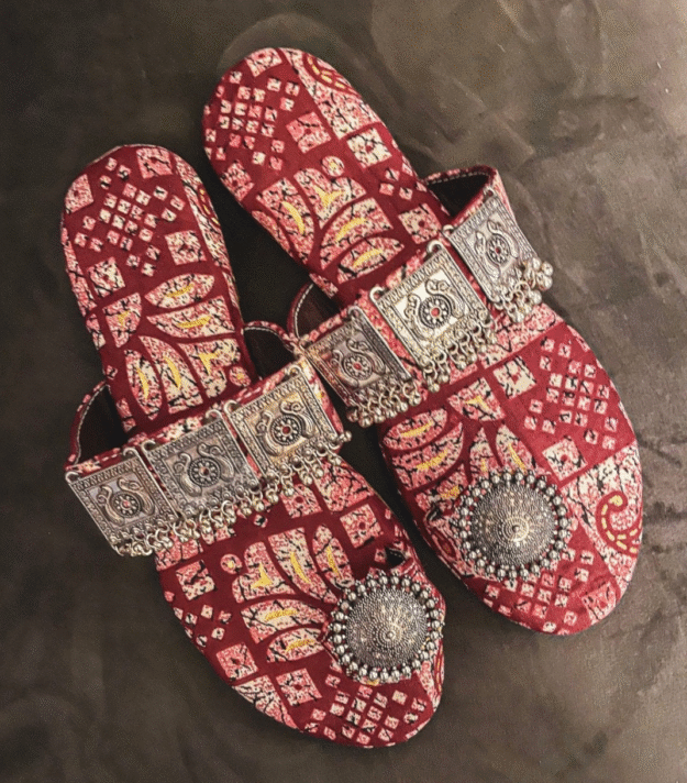 The BANJARA Chappal (Red)